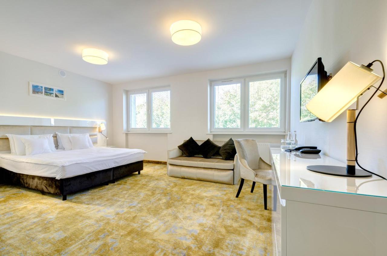 The Sun By Lubicz Hotel Ustka Buitenkant foto
